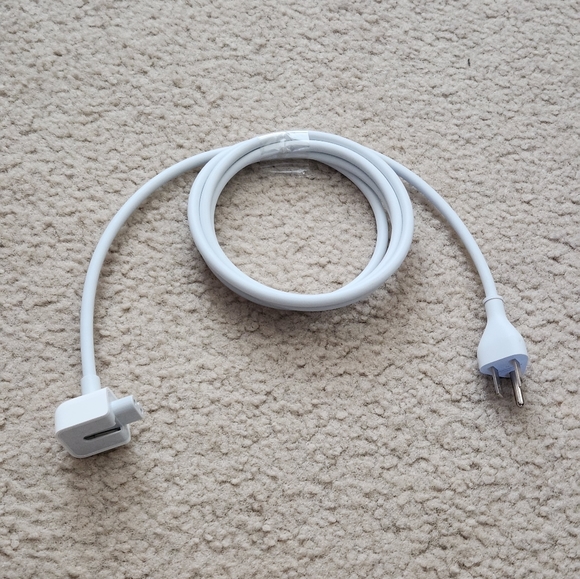 Apple Computers, Laptops & Parts New Genuine Apple Power Adapter